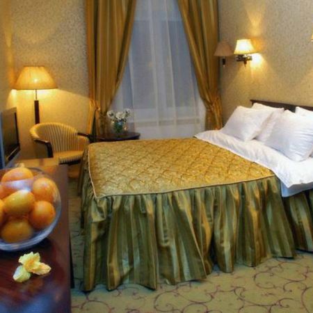 Royal Hotels And Spa Resorts Promenad Truskavets Bagian luar foto