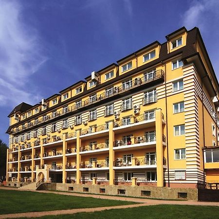 Royal Hotels And Spa Resorts Promenad Truskavets Bagian luar foto
