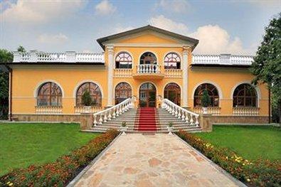 Royal Hotels And Spa Resorts Promenad Truskavets Bagian luar foto