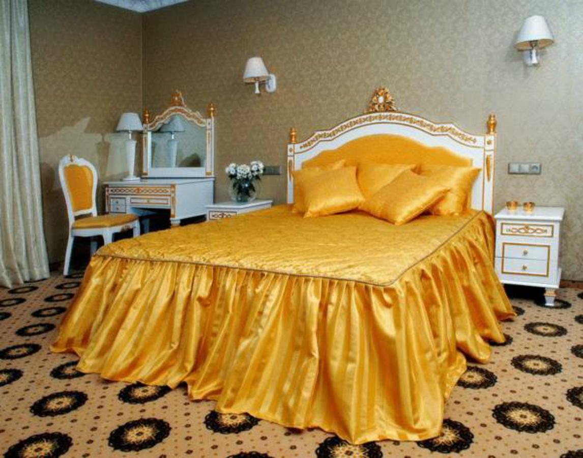 Royal Hotels And Spa Resorts Promenad Truskavets Bagian luar foto