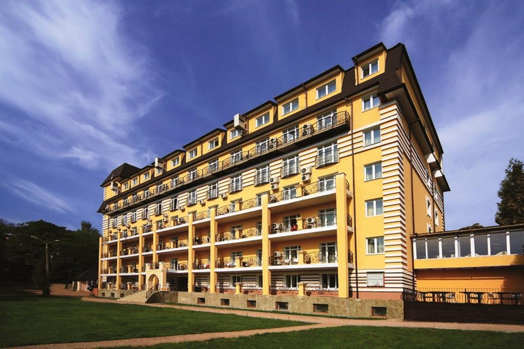 Royal Hotels And Spa Resorts Promenad Truskavets Bagian luar foto