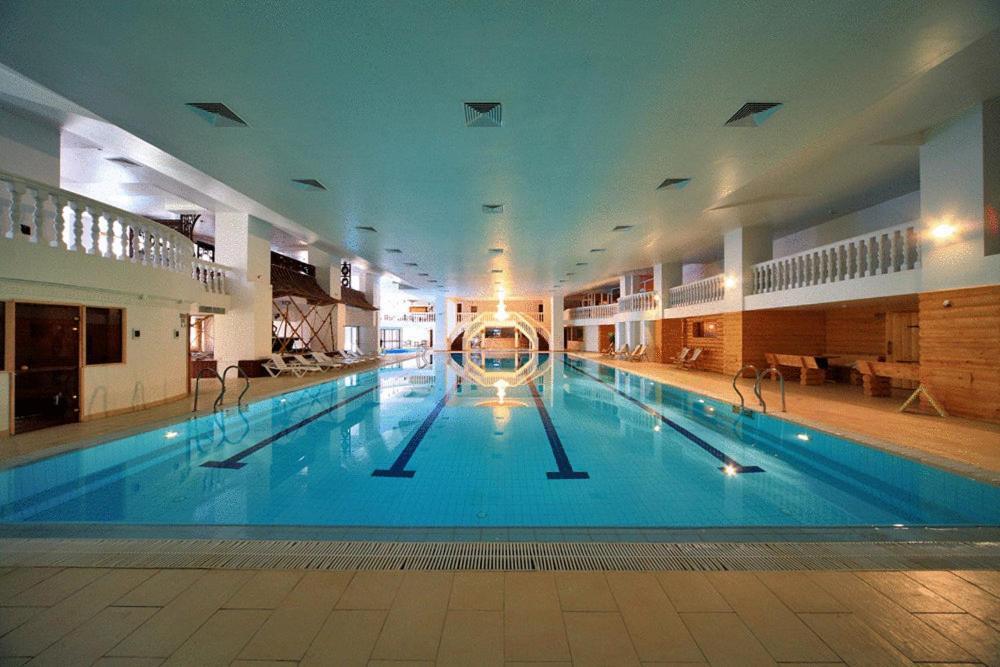 Royal Hotels And Spa Resorts Promenad Truskavets Bagian luar foto