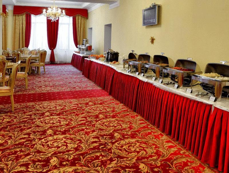 Royal Hotels And Spa Resorts Promenad Truskavets Bagian luar foto